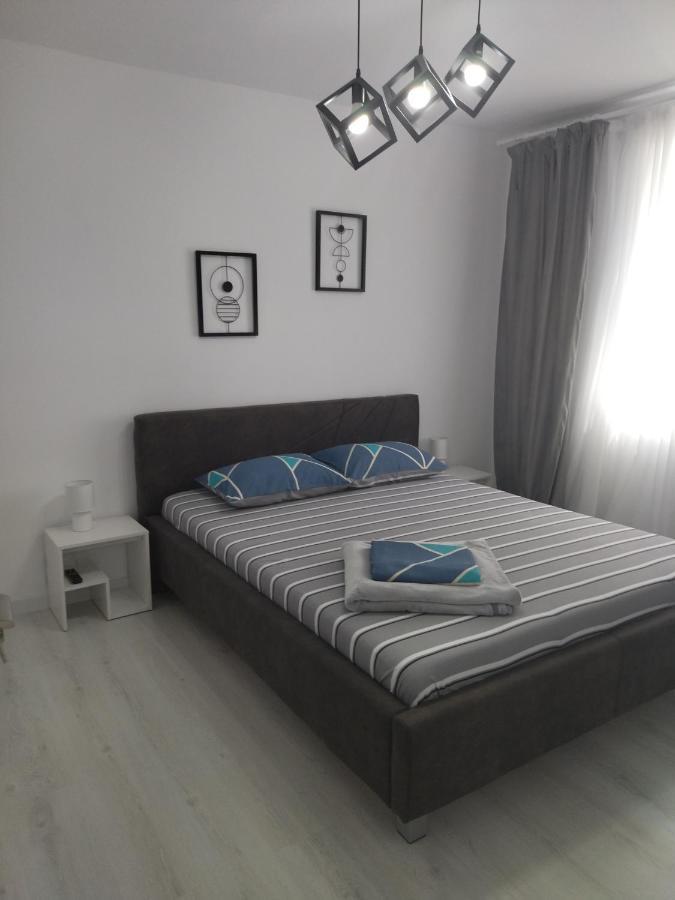 Apartament Max. Confort Тульча Екстер'єр фото