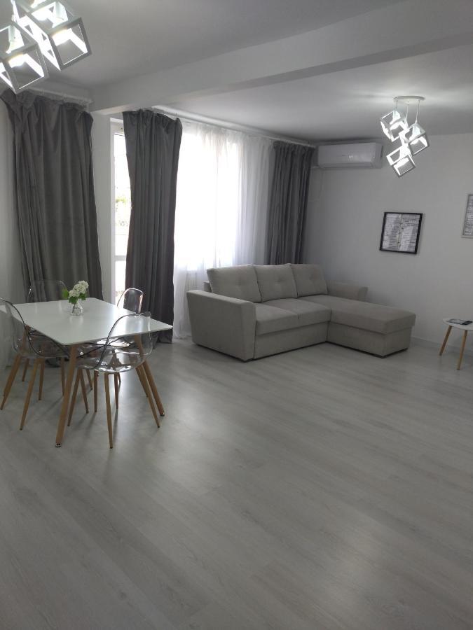 Apartament Max. Confort Тульча Екстер'єр фото
